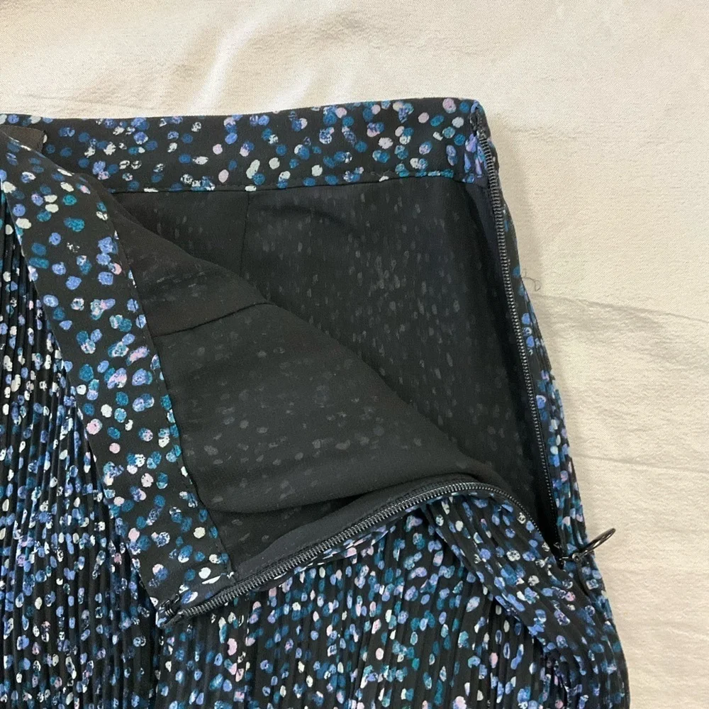 Banana Republic Navy Polka Dot Plisse Mini Skirt Lined Size 4